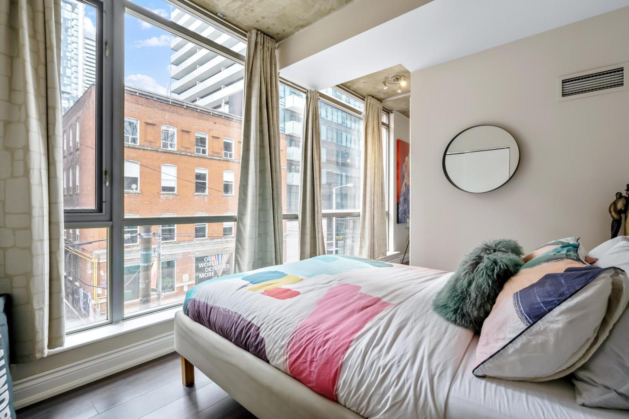 Spacious Corner Apartment Downtown Toronto Eksteriør billede